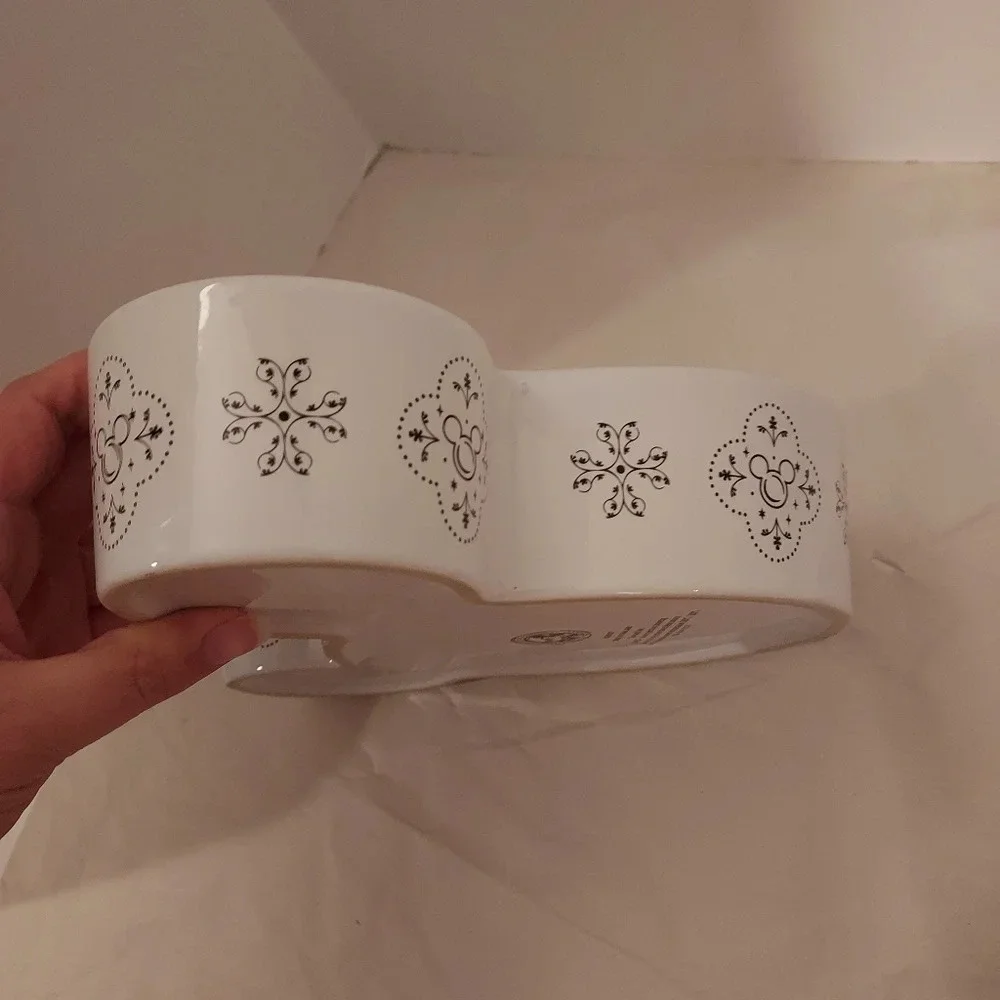 Disney White & Black Mickey Mouse Casserole Dish with Lid Snowflake Design